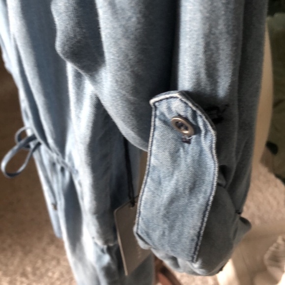 NWT SZ M ROMPER WITH POCKETS ELASTIC AND TIE WAIST SO SOFT CHAMBRAY - Picture 3 of 9